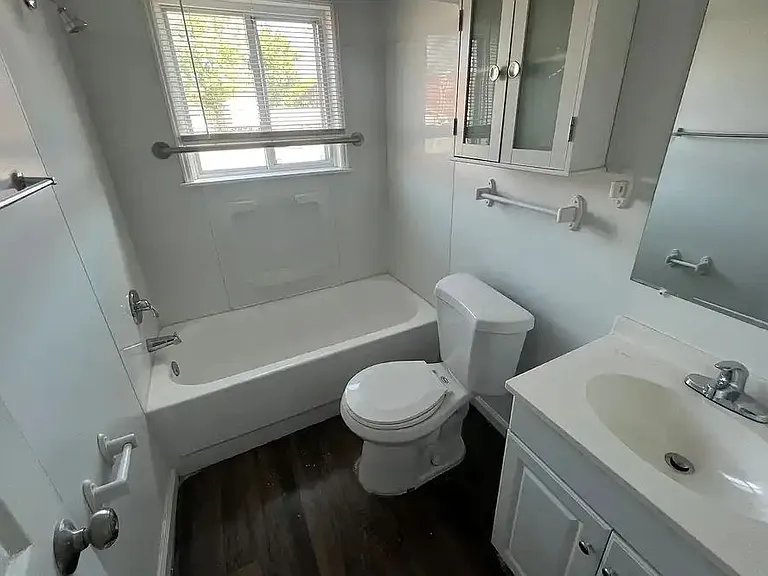 Genesis Apartments — Photo 10