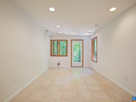 5th image of 136 Foothills Dr