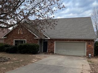 2849 N Quail Creek Dr, Fayetteville, AR 72703