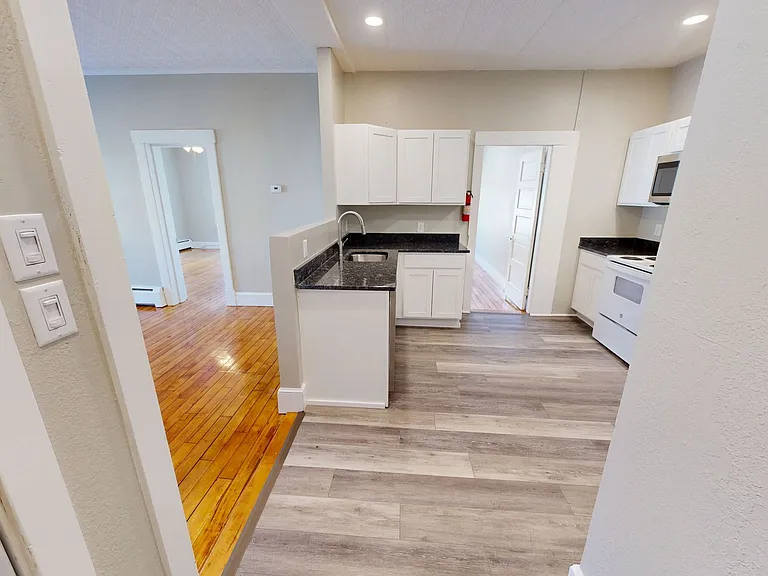 77 Union St — Photo 17