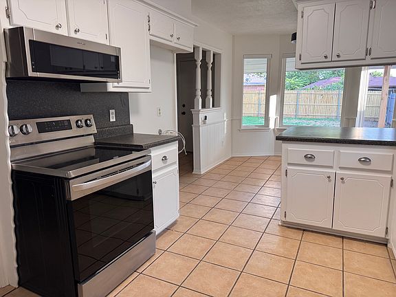 3rd image of 600 Banner Ave