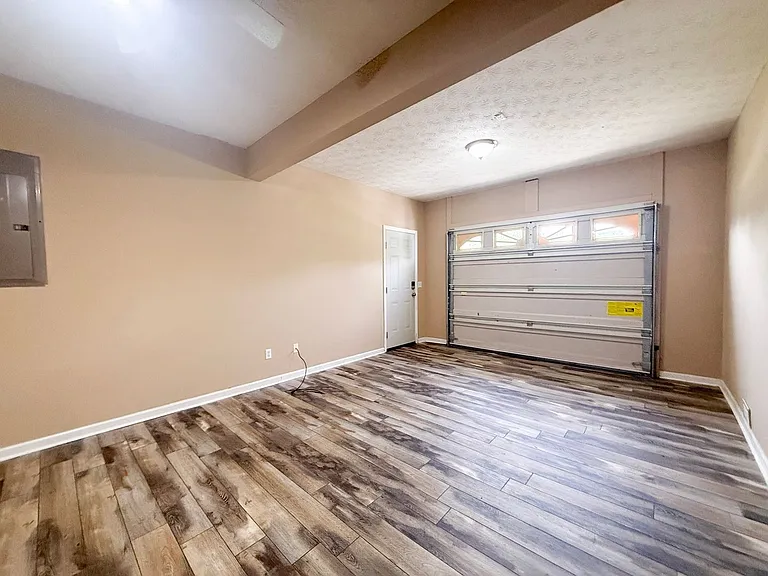 1301 Fisk Rd — Photo 35