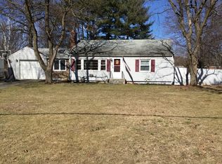 30 Bartels St, Springfield, MA 01128