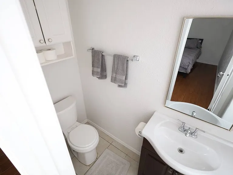 4409 Kings Cir N — Photo 11