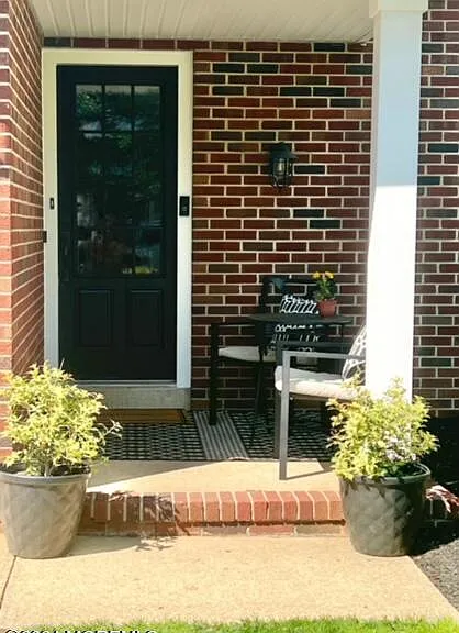 18 Hobart St — Photo 4