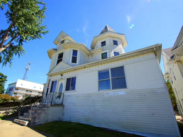707 Brady St, Davenport, IA 52803