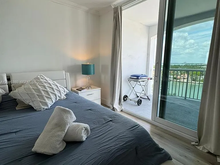 5401 Collins Ave #920 — Photo 21