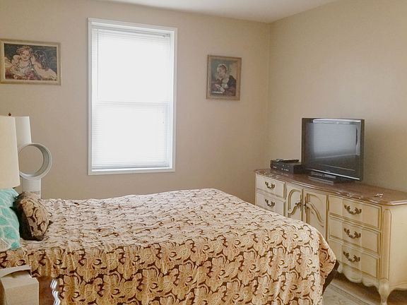 4th image of 2621 Union St APT 3G