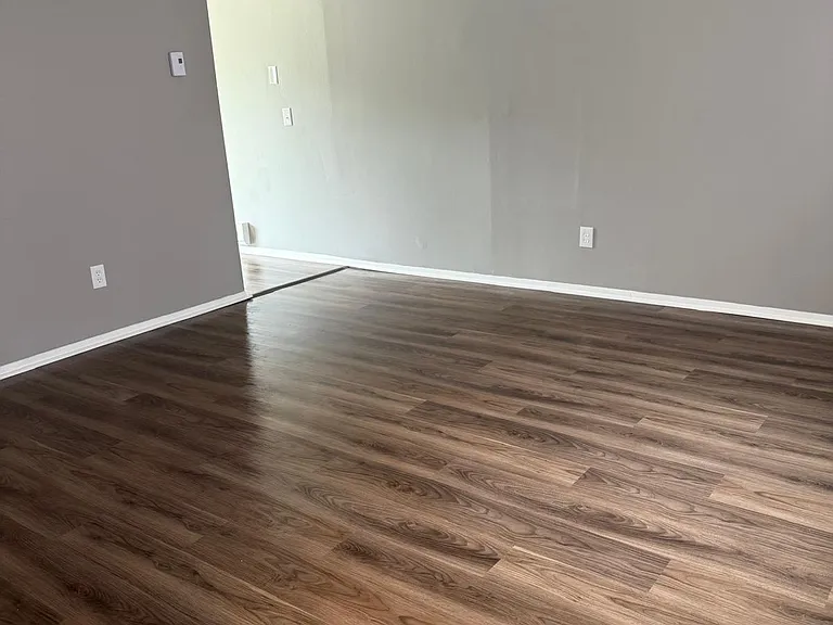 1828 E 42nd St — Photo 11