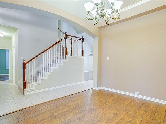 4th image of 606 Dover Heights Trl