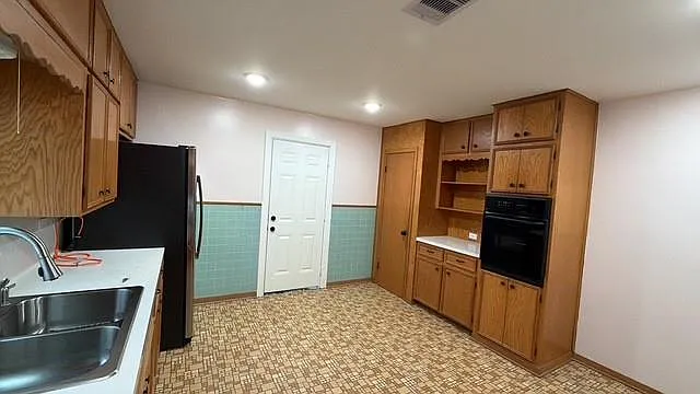 2 bed, 1.0 bath, 1229 sqft, $1,200 — Photo 3