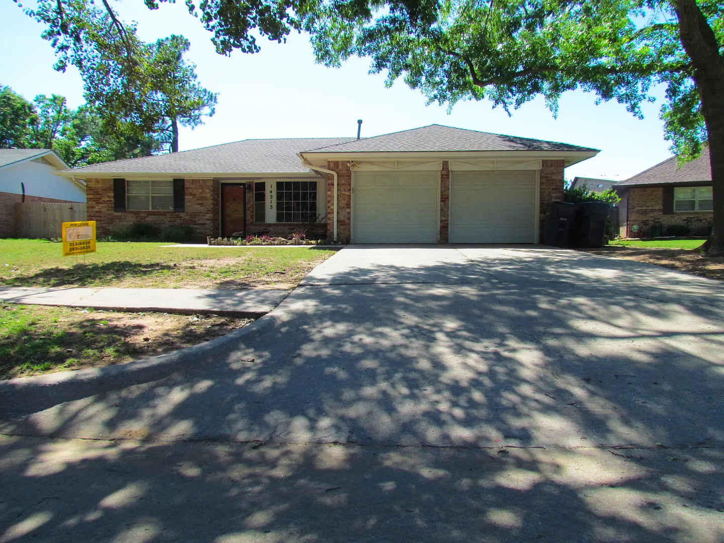 Edmond Schools, Lawn Care Included - Great Home — Photo 1