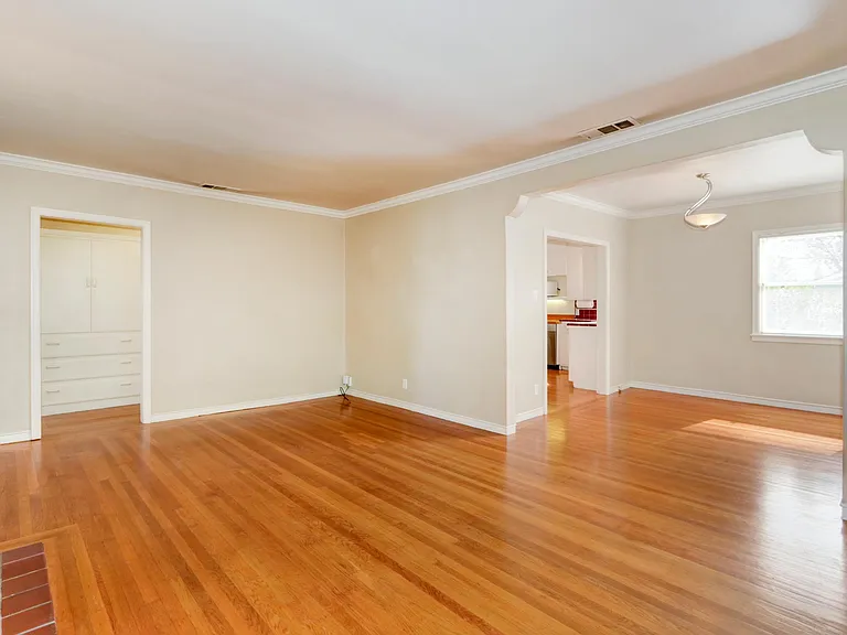 5228 G St — Photo 9