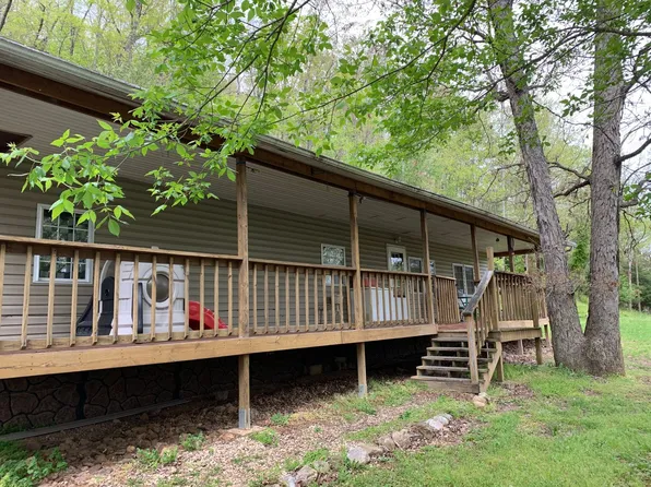 1120 Running Buck Rd, Christiansburg, VA 24073