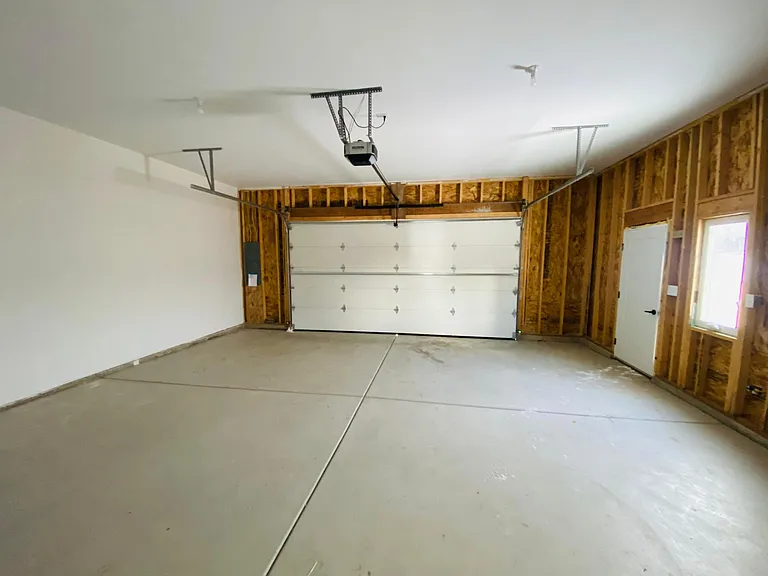 Attached Garage