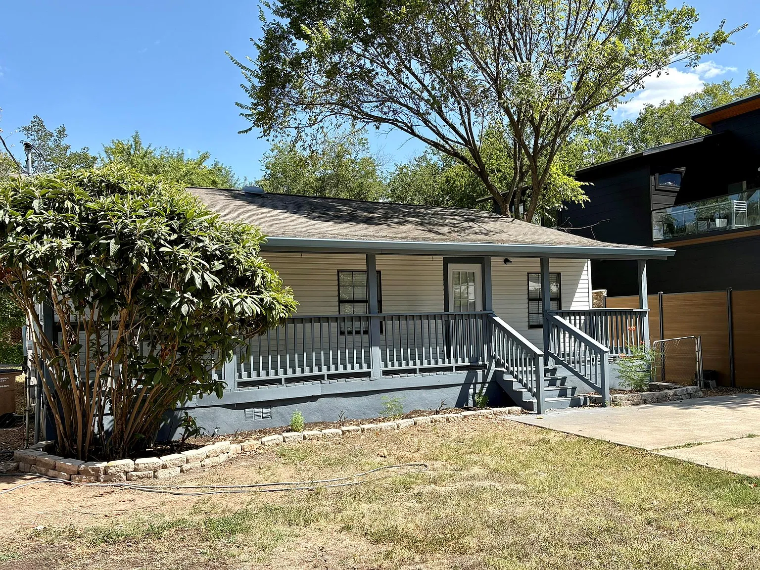 3 bed, 2.0 bath, 1110 sqft, $2,500 — Photo 2