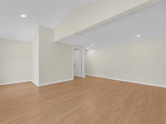 4 bed, 2361 sqft, $3,000 — Photo 3