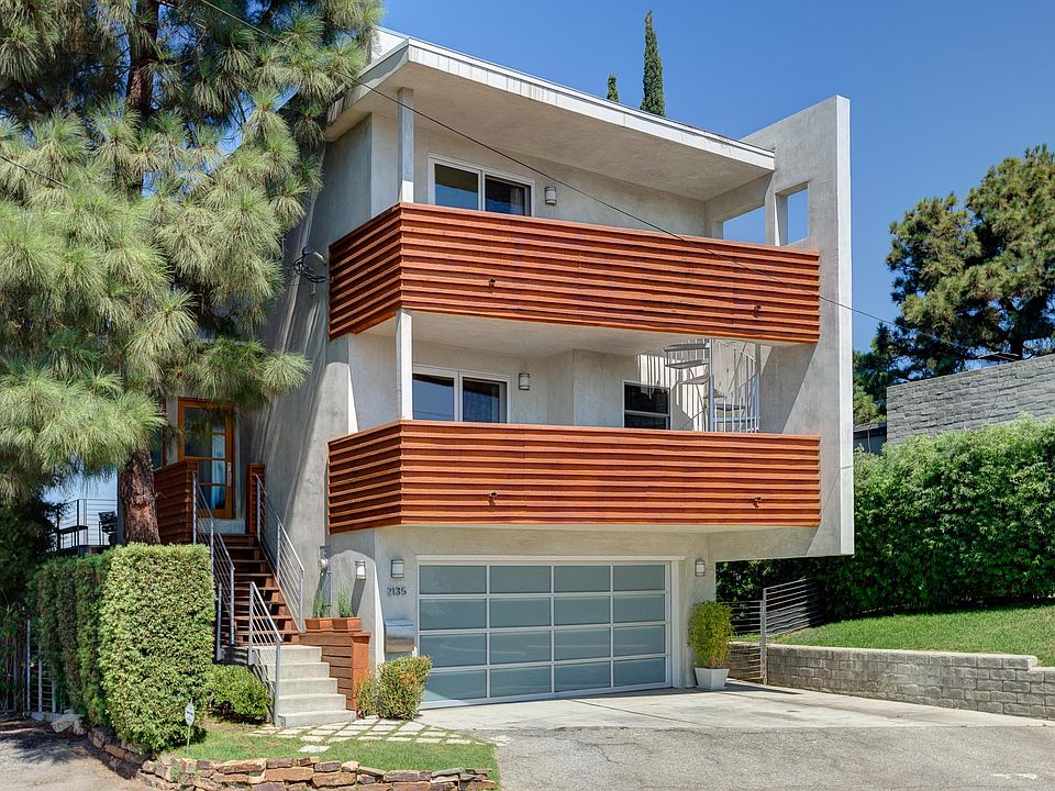 1st image of 2315 Park Dr