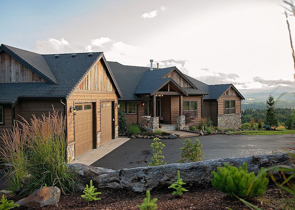 2nd image of 123 Mountain Reign Rd