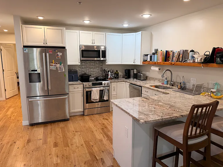 1120 Walnut St #3F — Photo 8
