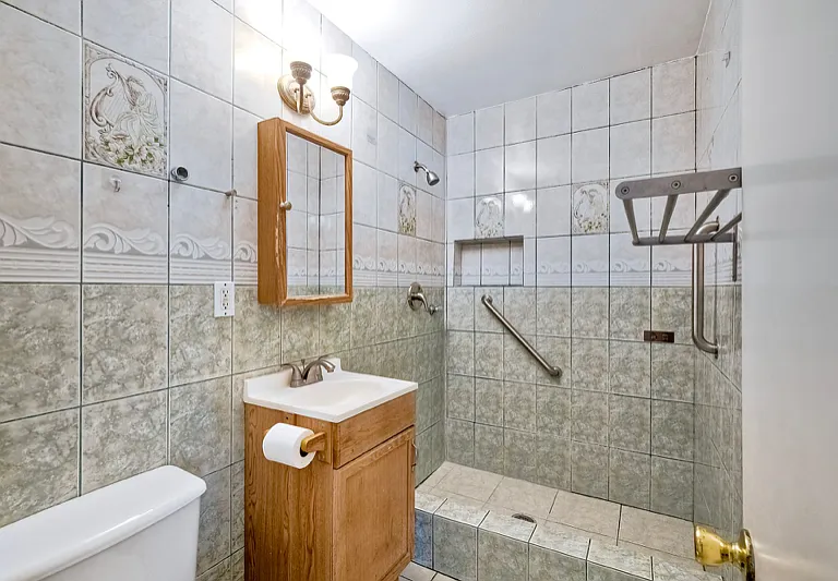122 Johnston Ln — Photo 7