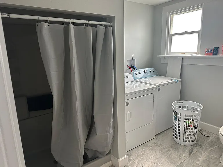 131 Groton Ave #1 — Photo 4