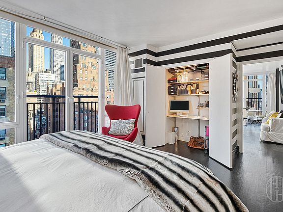 3rd image of 45 Park Ave APT 1506