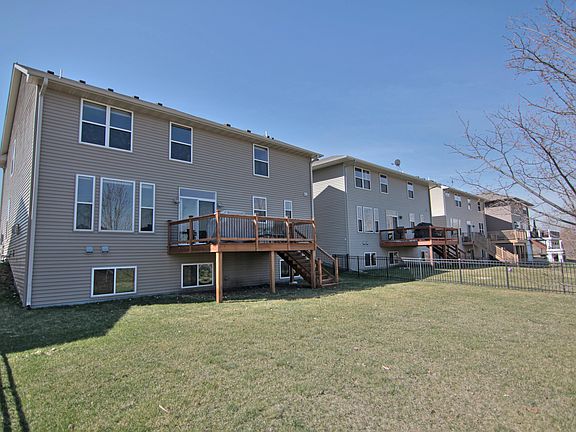 3rd image of 10079 Toledo Dr N
