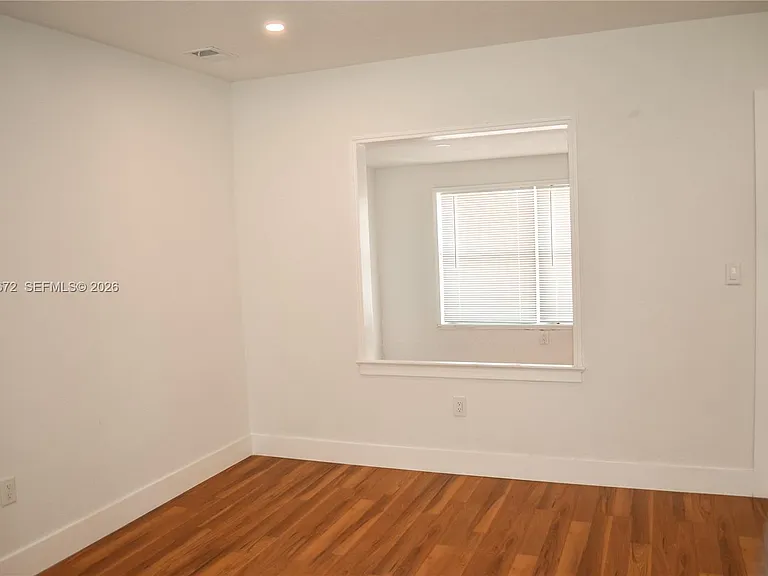 707 N J St — Photo 73