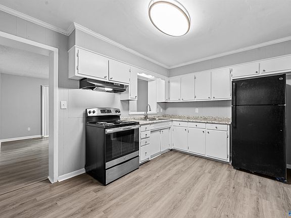 5th image of 1706 Golf Club Ln NW