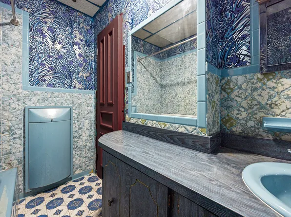 277 Jefferson Avenue image 9 of 15