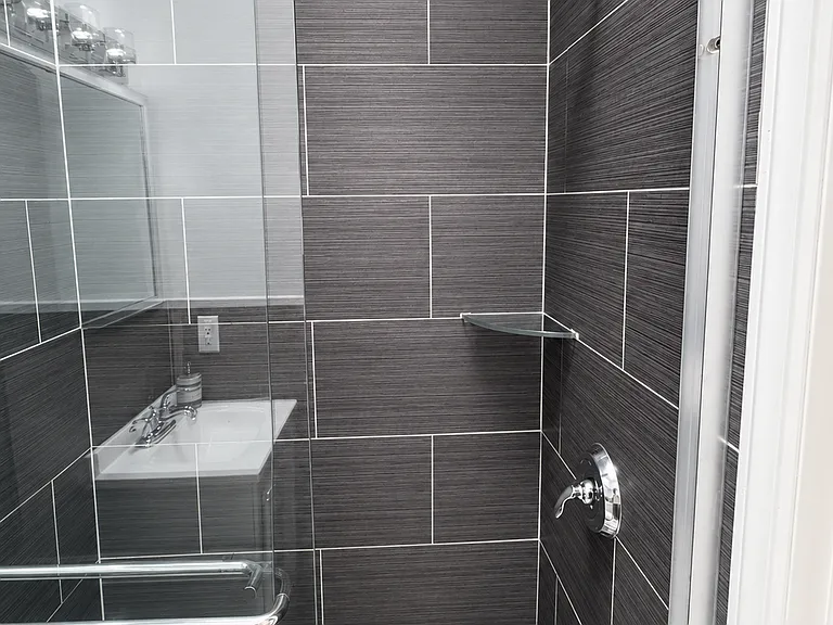 644 Driggs Ave #6 — Photo 13