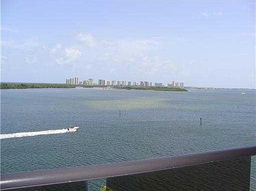 4th image of 100 Lakeshore Dr APT 651