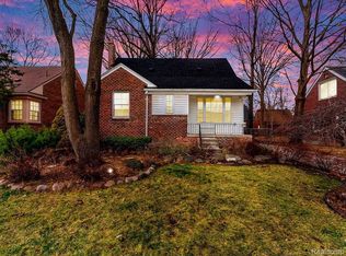 8651 Hazelton St, Dearborn Heights, MI 48127