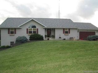 121 Coral Berry Dr, Jacksonville, IL 62650