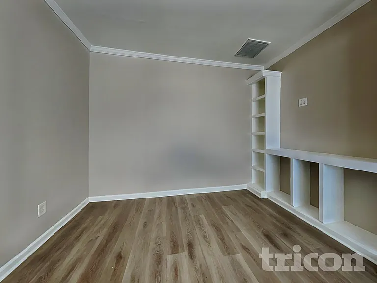 1219 Falls Creek Ct — Photo 16