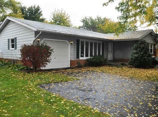 563 Middlebury Ln, Elk Grove Village, IL 60007