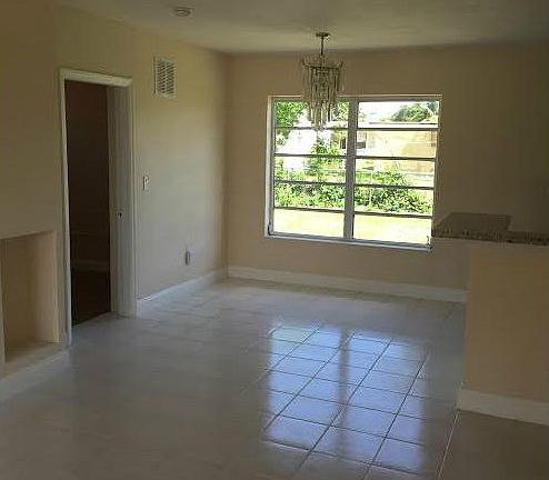 4th image of 3031 NW 184th St
