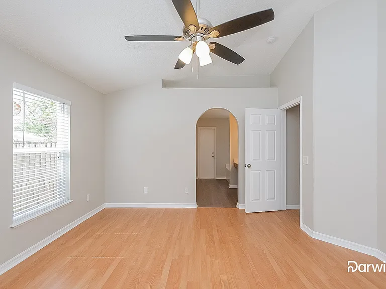 916 Stallion Way — Photo 11