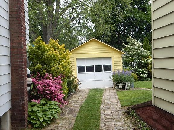4th image of 666 Tioga Ave