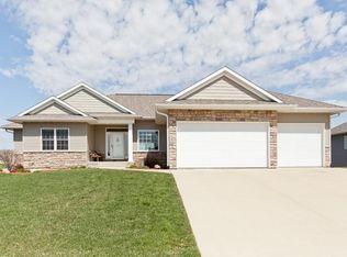 6515 Harrison Rd SW, Cedar Rapids, IA 52404