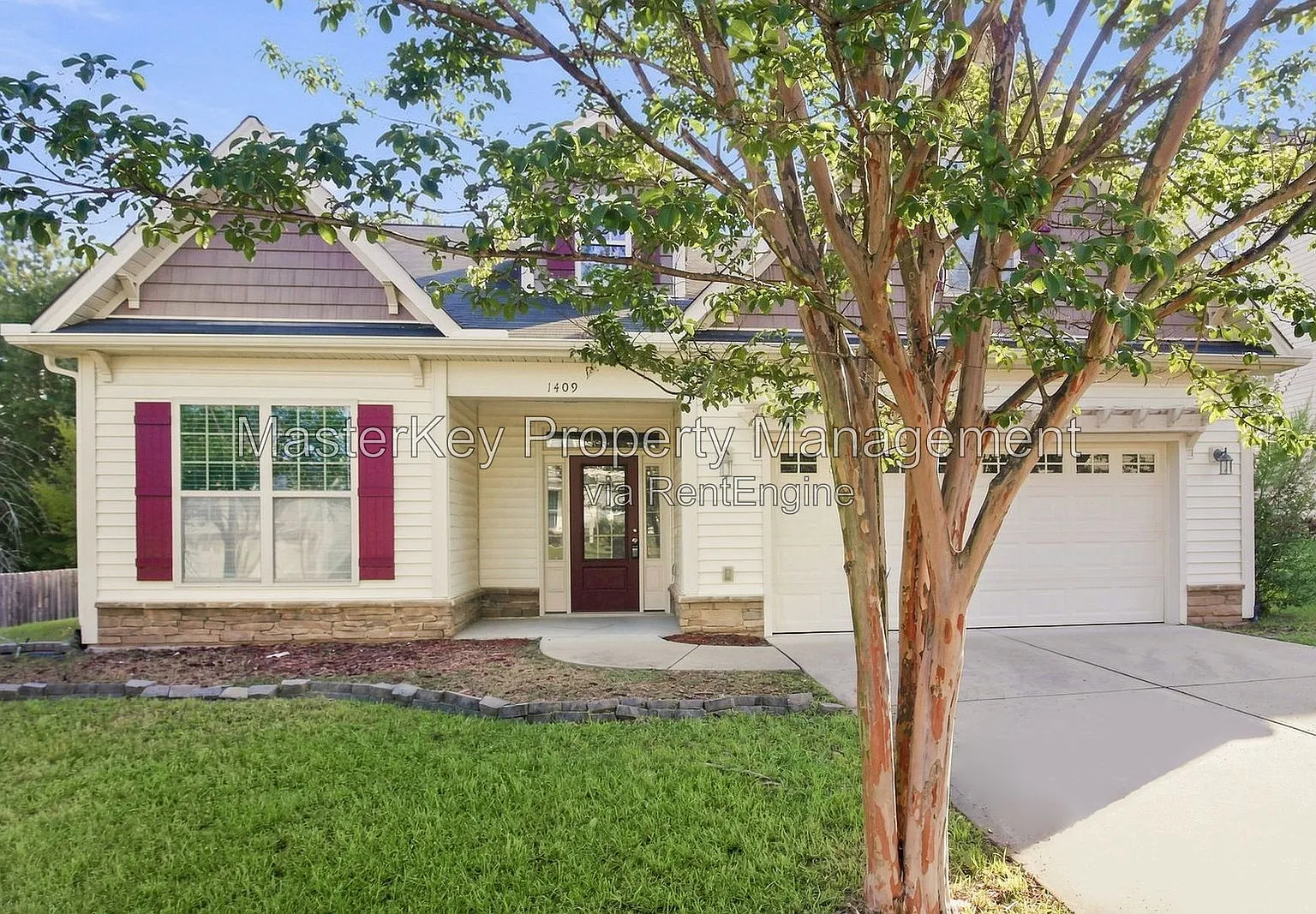 4 bed, 3.0 bath, 2858 sqft, $2,700 — Photo 1