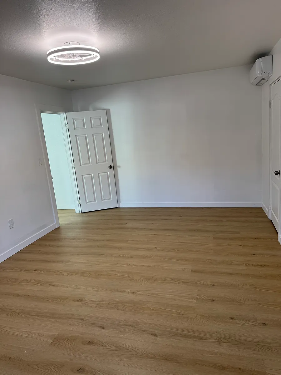Main Living Area - 205 Jacaranda Pl #1/2