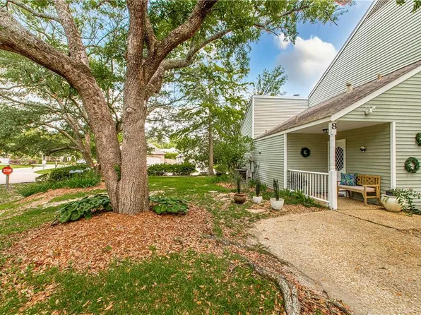 8 JACQUELINE Court, Mandeville, LA 70471