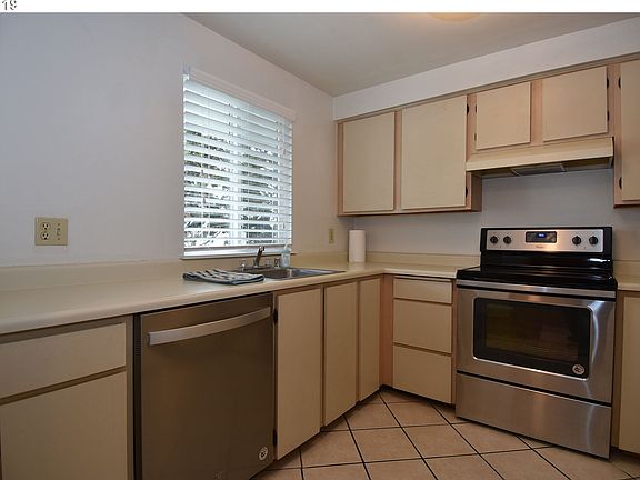 4th image of 13216 NE Salmon Creek Ave Unit D4