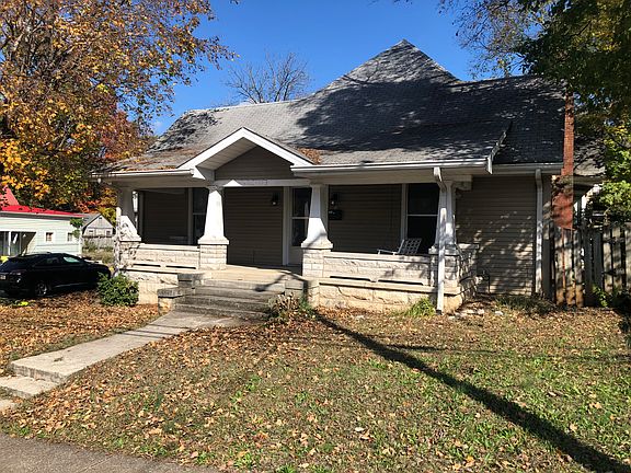 2nd image of 702 E 10th Ave