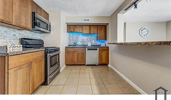 13 Saint Celeste Dr — Photo 9
