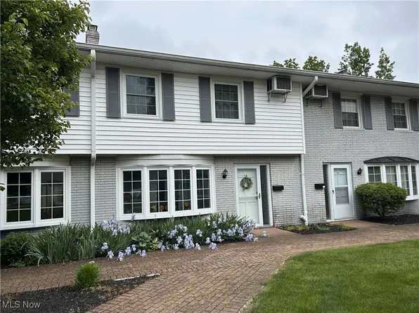 3 Meadowlawn Dr Unit 14, Mentor, OH 44060