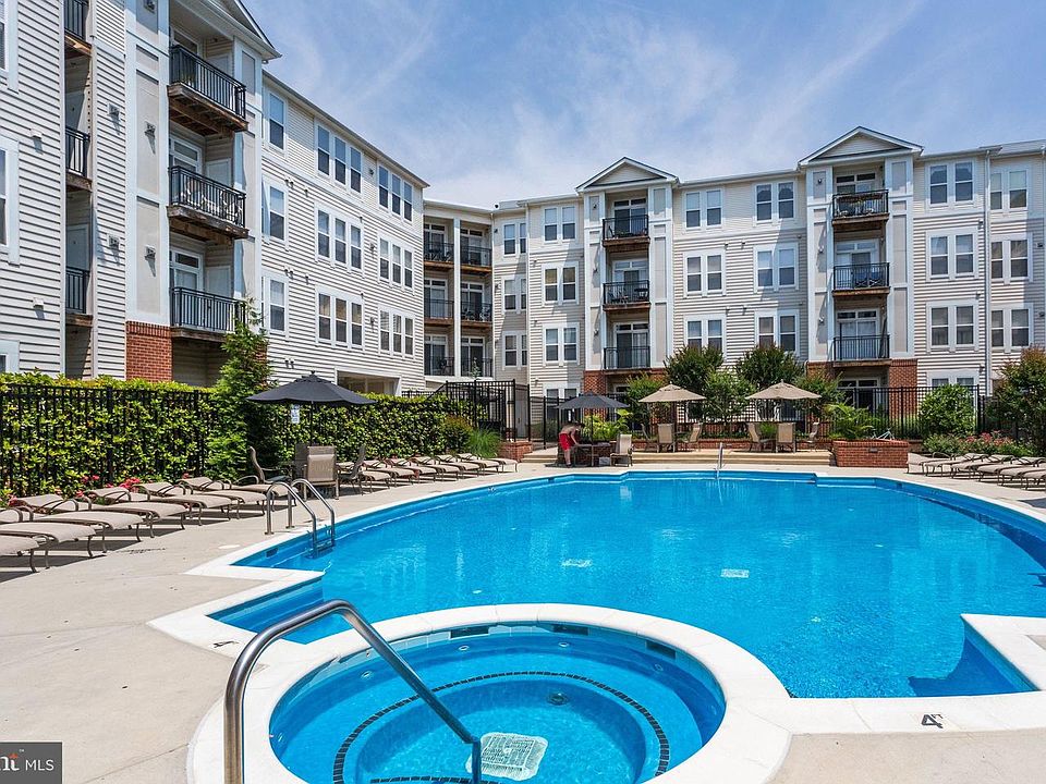 1st image of 2655 Prosperity Ave APT 201