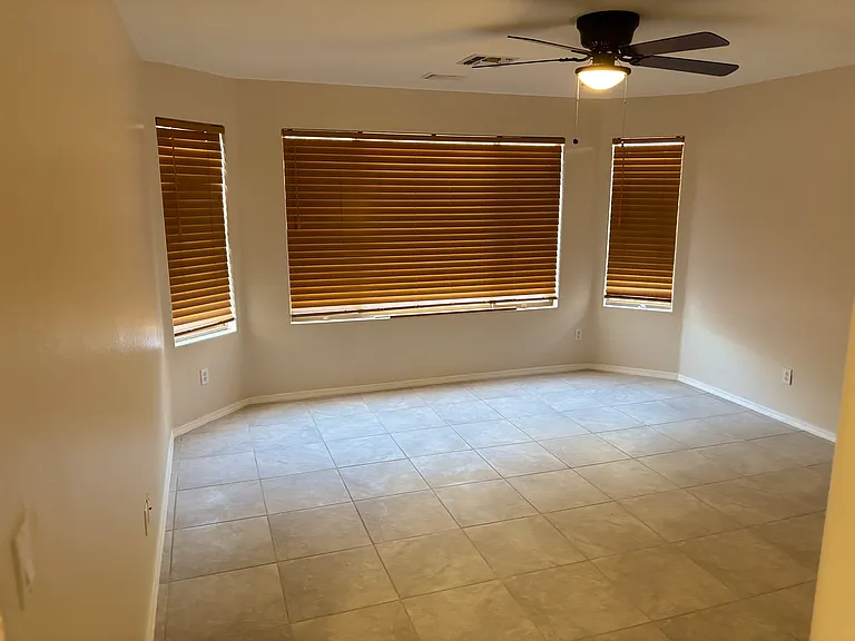 1073 N Agave St — Photo 6